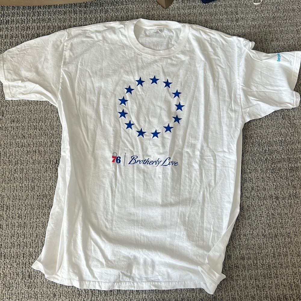 Sixers tshirt